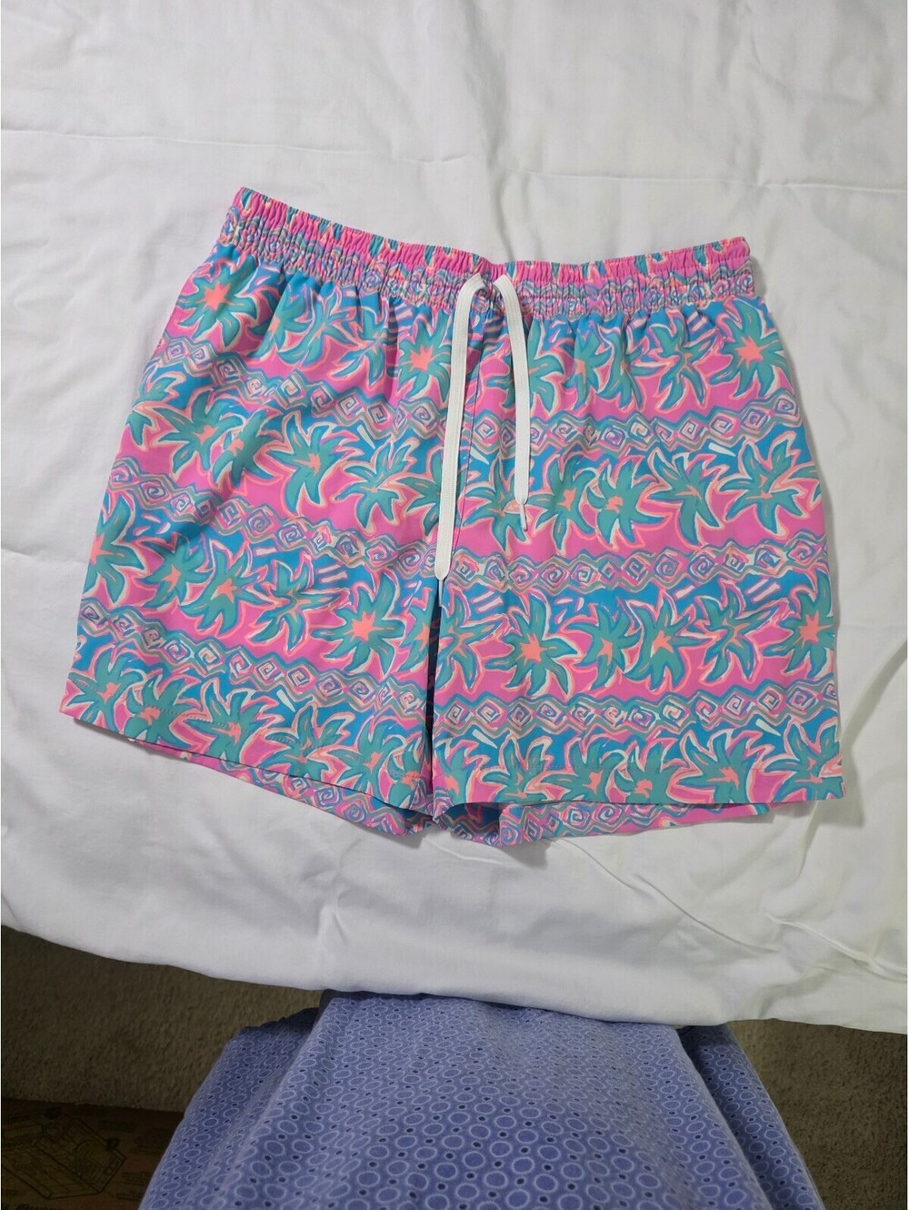 Chubbies Large Men's Swim Trunks with Pink and Blue Tropical Print, 5.5" Inseam